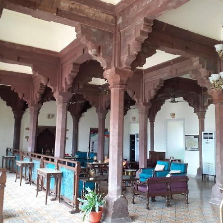 Mpt Sheesh Mahal, Orchha Exterior foto