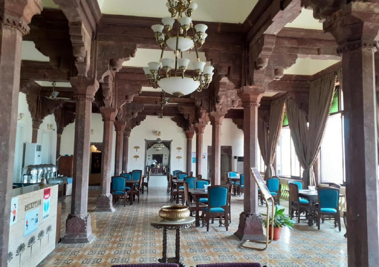 Mpt Sheesh Mahal, Orchha Exterior foto
