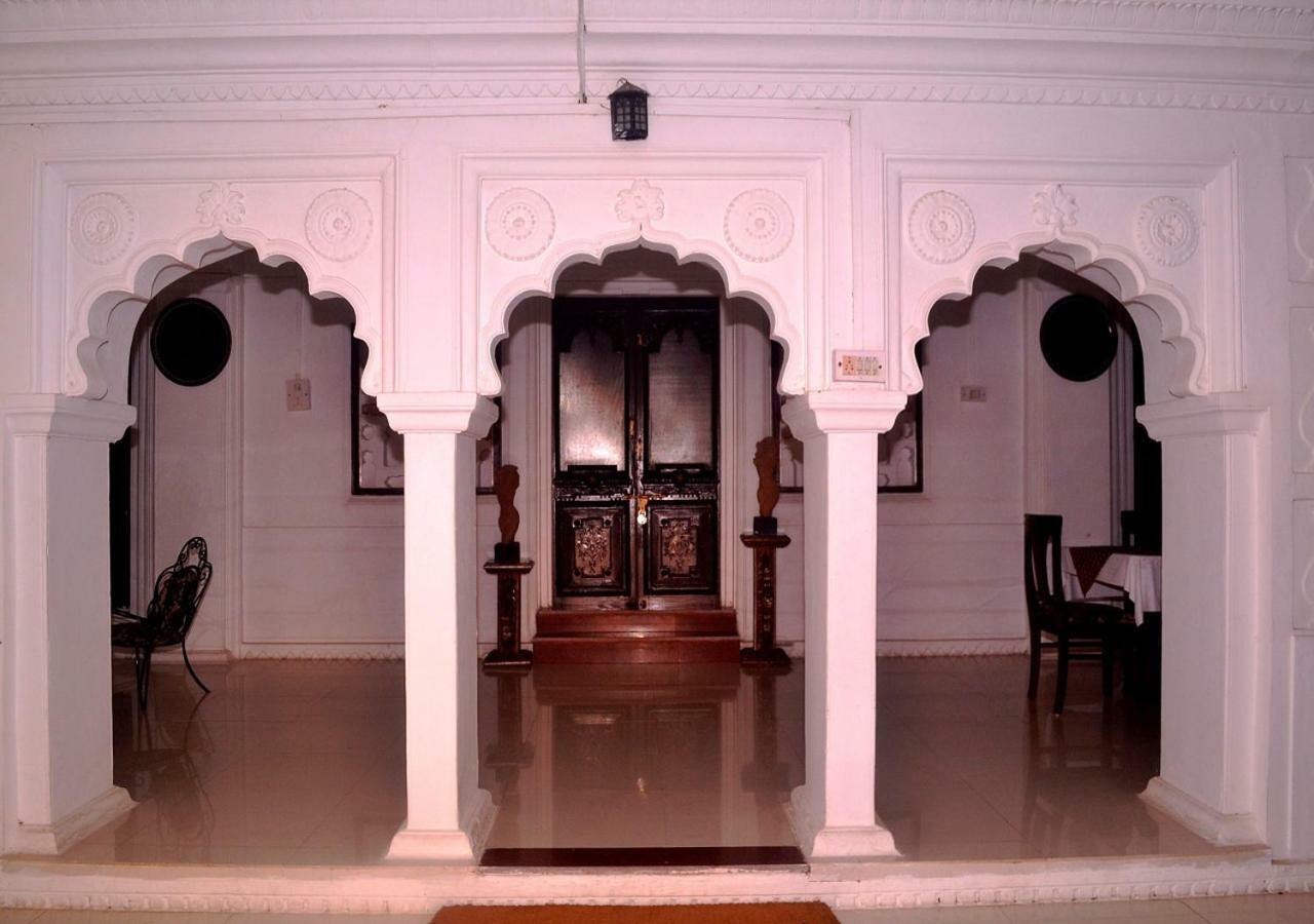 Mpt Sheesh Mahal, Orchha Exterior foto